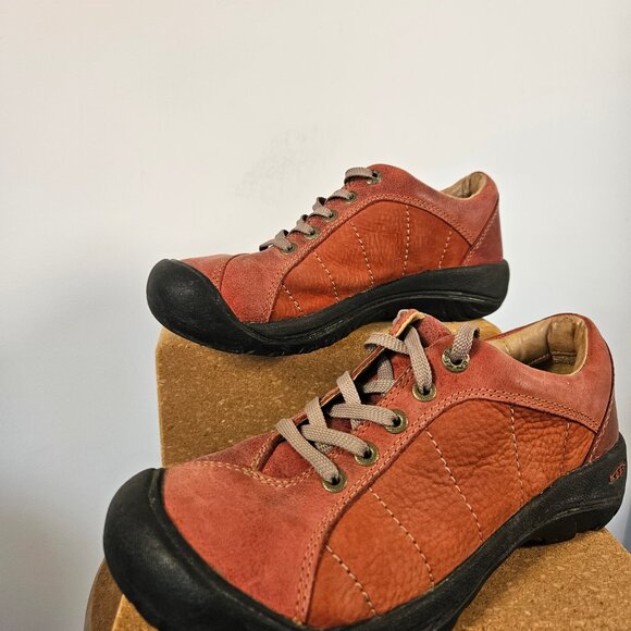 KEEN Presidio Red Leather Hiking Sneaker - Picture 3 of 6